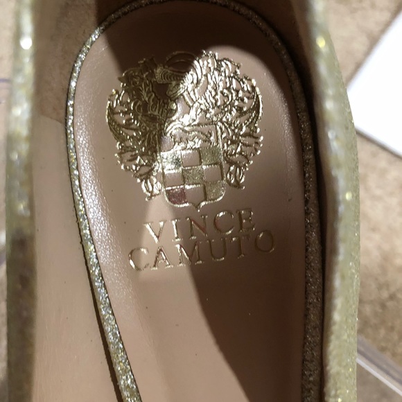 Shoes - Picture 3 of 4